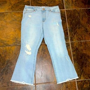 3/$15 Distressed high rise crop flare, size 15